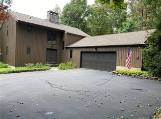 20 Oxbow Ridge Rd, Haddam, CT 06438
