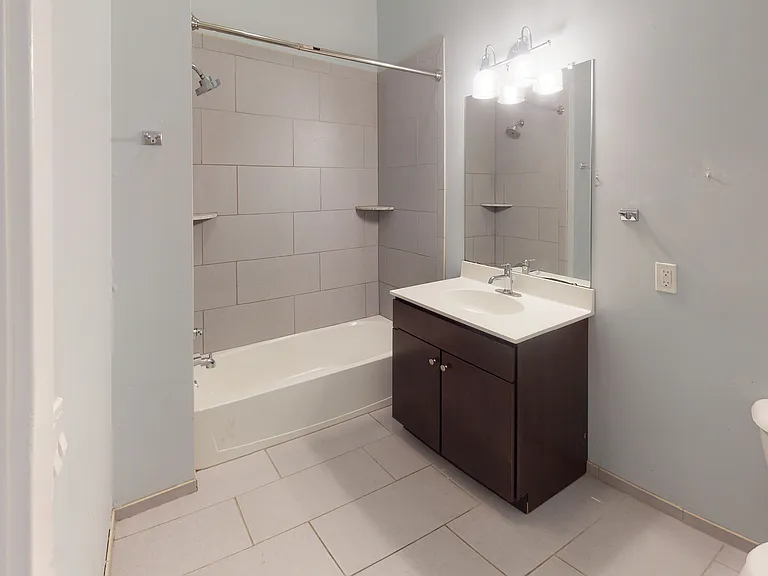 2701 W Girard Ave #8 — Photo 12