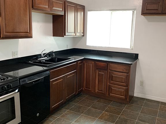 4th image of 4480 Euclid Ave APT Q