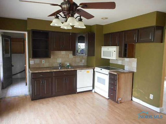 5th image of 6744 Lincoln Green St