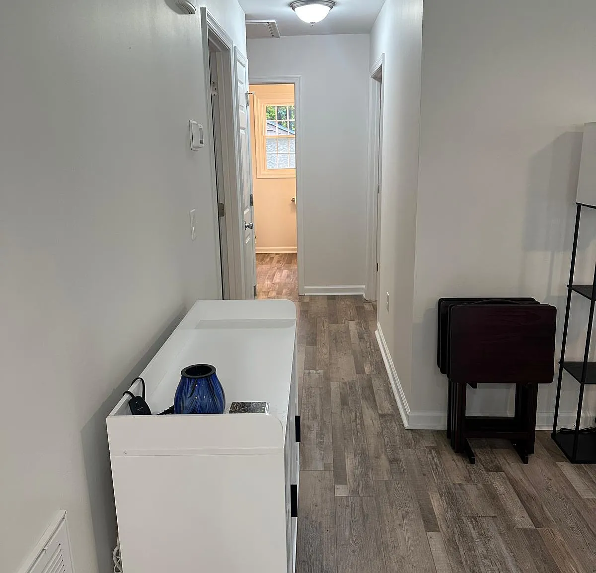 3 bed, 1200 sqft, $2,300 — Photo 2