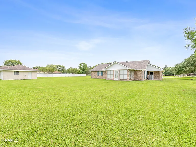 2508 Ferris Rd — Photo 3