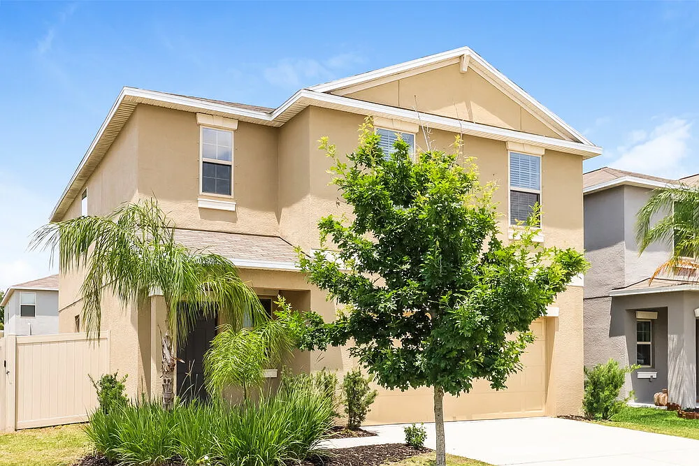 4 bed, 2.5 bath, 1914 sqft, $2,565 — Photo 4