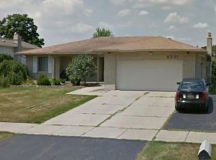 6301 Atkins Rd, Troy, MI 48085