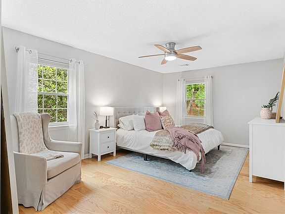 5th image of 1750 Clairmont Rd APT 18