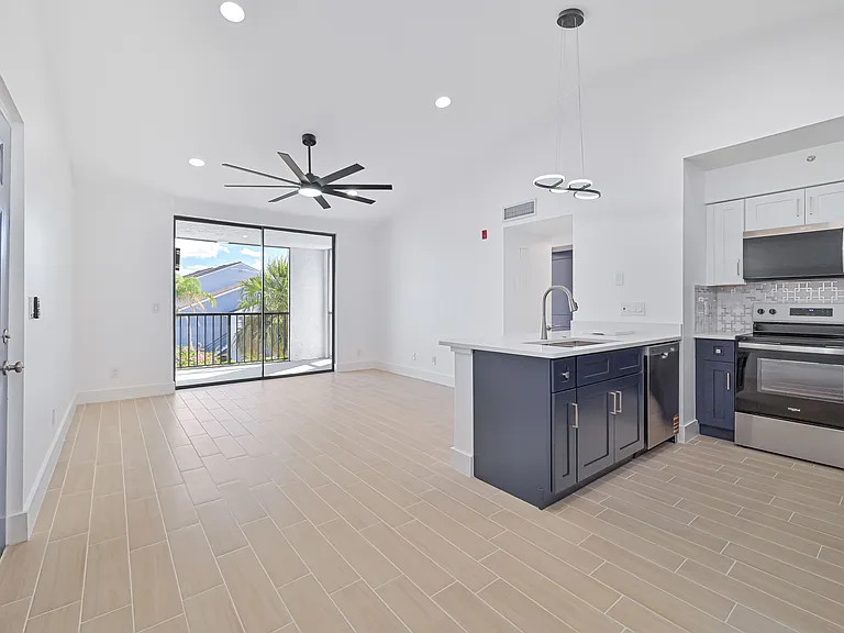 13521 Eagle Ridge Dr #136 — Photo 9