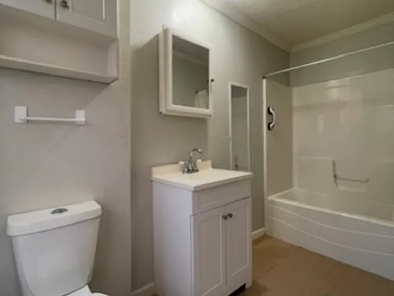2052 N Robison Rd — Photo 6
