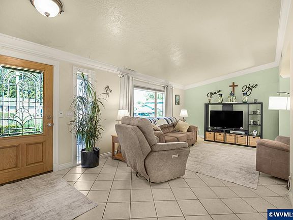 2nd image of 3766 Clearview Ct NE