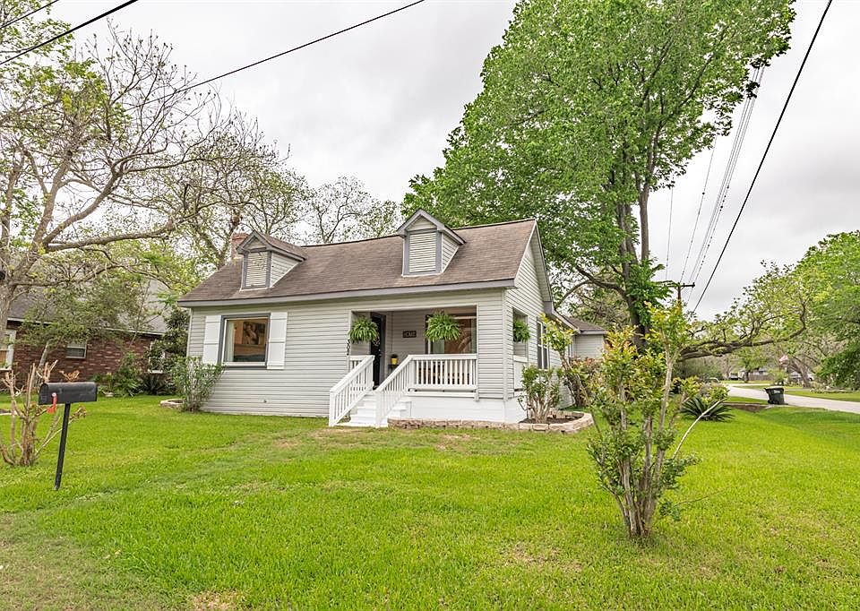 1st image of 302 Malleck St