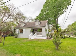 302 Malleck St, Columbus, TX 78934