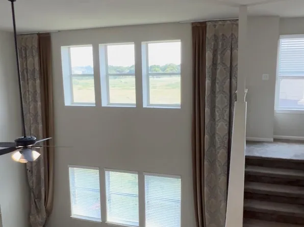 1060 Zeus Cir, Round Rock, TX 78665