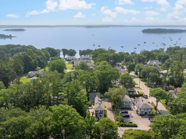 319 Foreside Road, Falmouth, ME 04105
