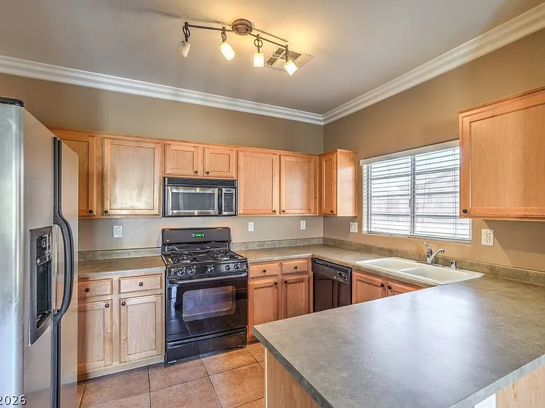 3920 Legend Hills St #202 — Photo 11