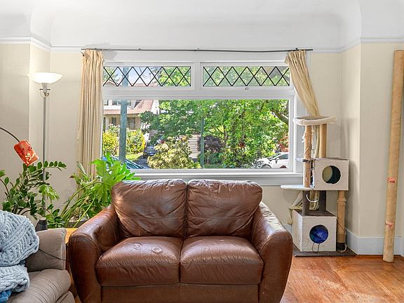 4th image of 3218 W 6th Ave