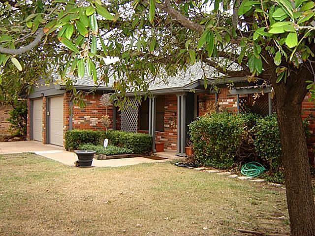 2nd image of 2525 Glenwood Dr