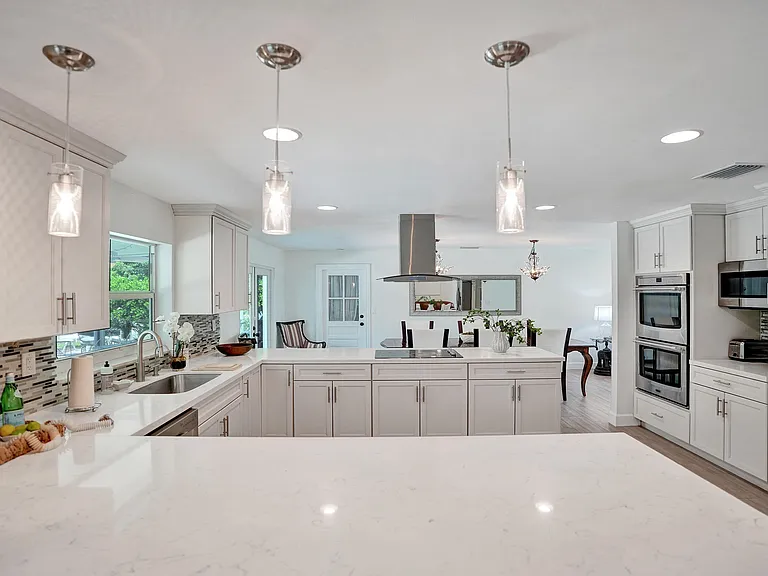 710 NW 1st Ave — Photo 10