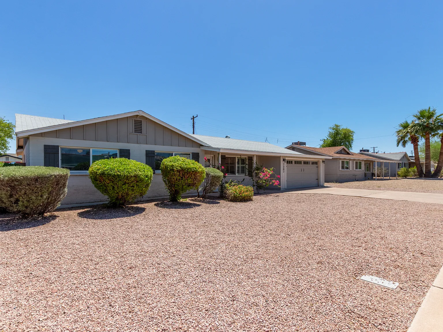 4 bed, 1950 sqft, $3,695 — Photo 2