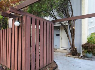 2208 Southgate Sq, Reston, VA 20191