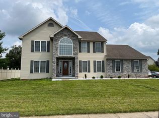 102 W Welsh Dr, Douglassville, PA 19518