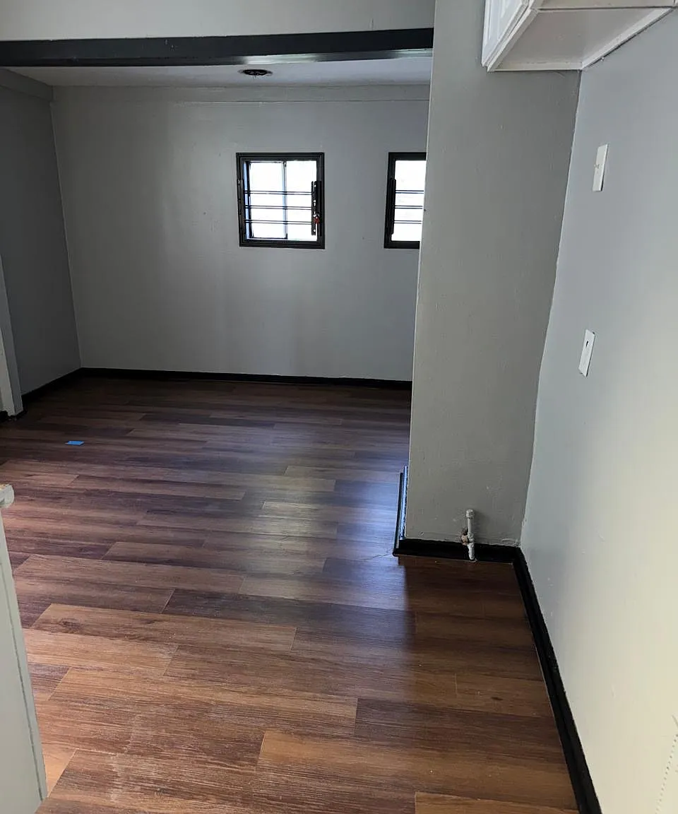 5 bed, 1600 sqft, $1,800 — Photo 2