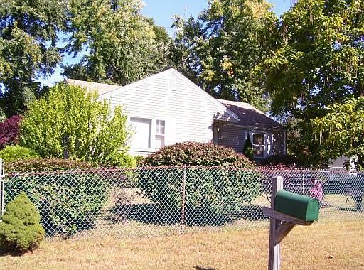 2nd image of 26 Cheyenne Rd