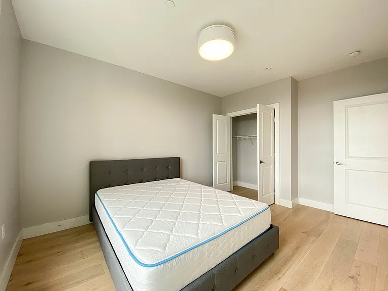 1650 Commonwealth Ave #404 — Photo 8