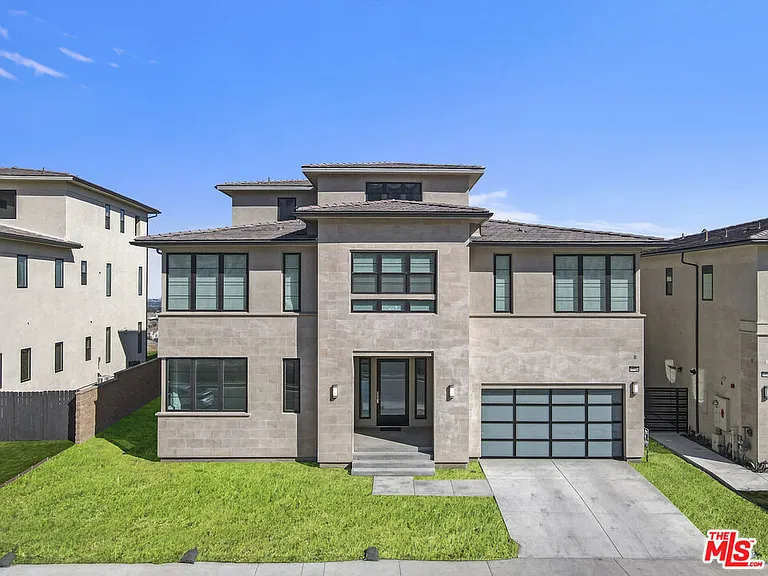 11758 N Hillsborough Ln — Photo 2