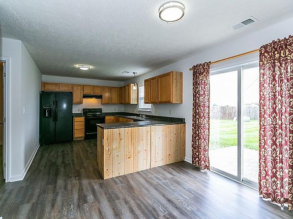 5th image of 604 Gosling Ct
