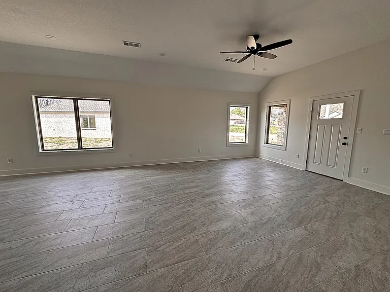 4617 Yukon Dr — Photo 5