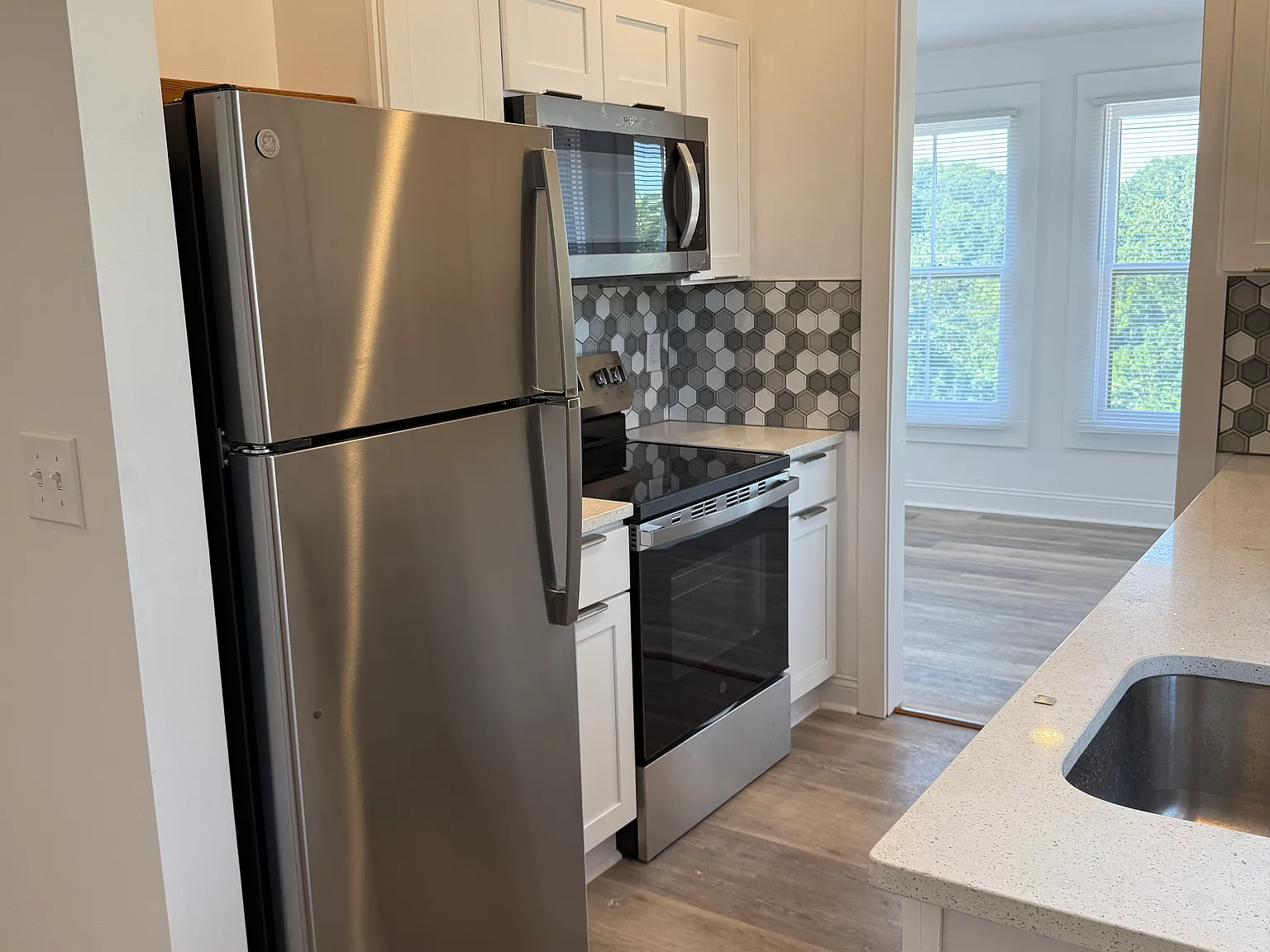 2 bed, 900 sqft, $1,100 — Photo 1