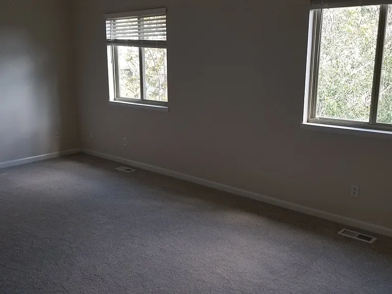7531 Broadway St — Photo 13
