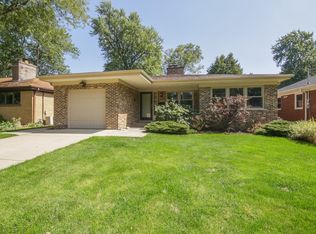 2765 Port Clinton Rd, Highland Park, IL 60035