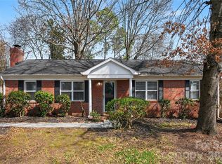 8205 Meadowind Cir, Charlotte, NC 28226
