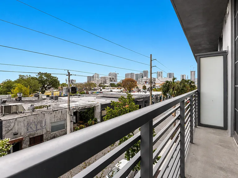 214 NW 25th St #10 — Photo 10