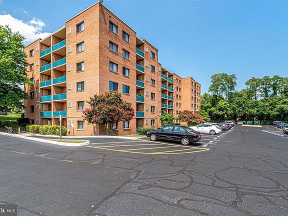 2nd image of 1931 N Cleveland St APT 412