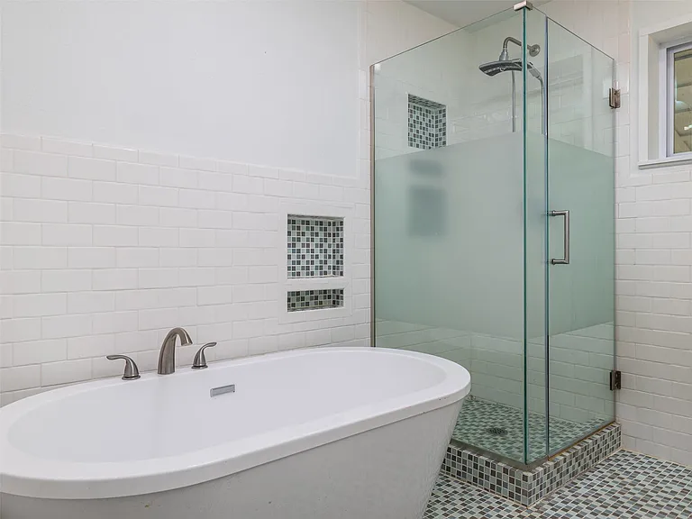 2591 Spring Valley Dr — Photo 12