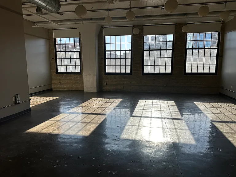 500 Robert St — Photo 17