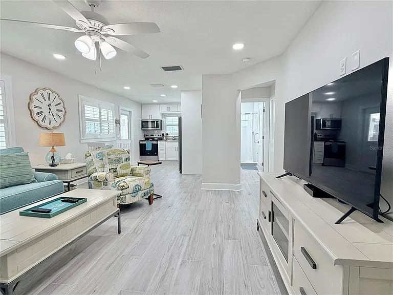 144 Coral Ave — Photo 31