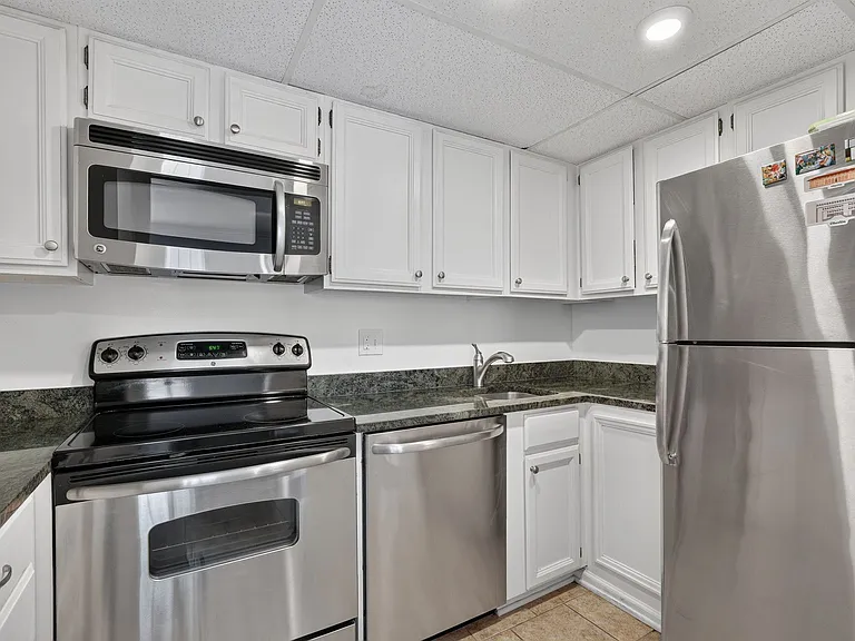 1835 Corcoran St NW #C — Photo 7