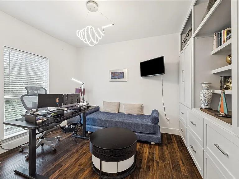 2100 Tanglewilde St #373 — Photo 16
