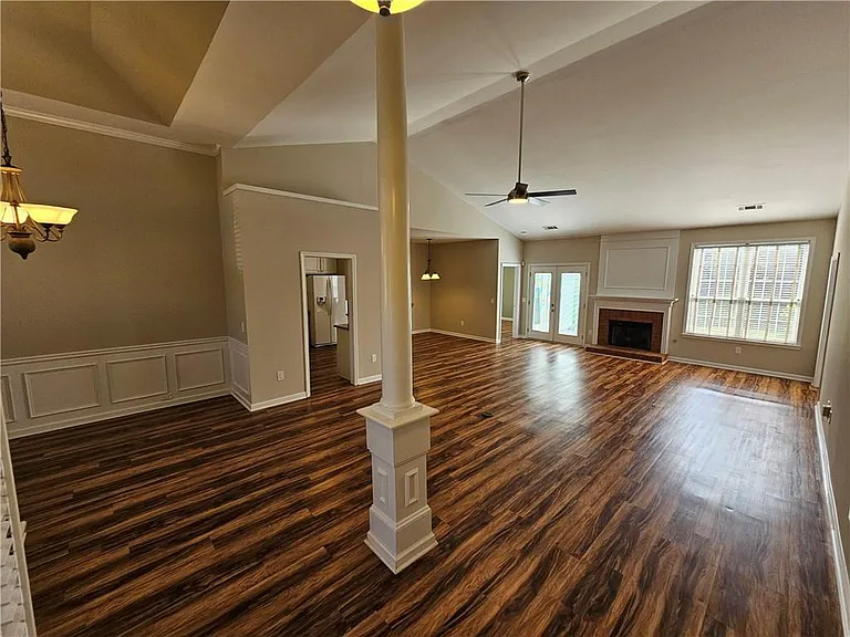1550 Argonne Ln — Photo 6