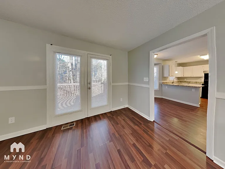 904 Estelle Ct — Photo 9
