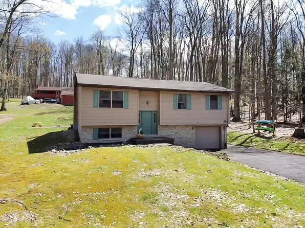 618 Black Swan Rd, Du Bois, PA 15801