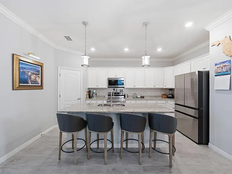 19584 Utopia Ln — Photo 3