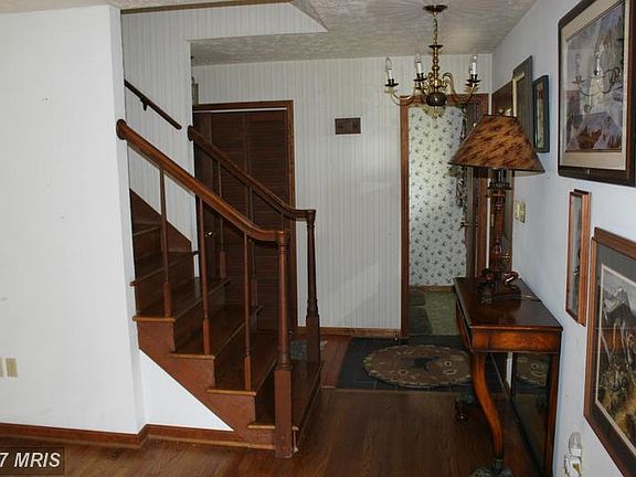2nd image of 187 Rose Hill Cir
