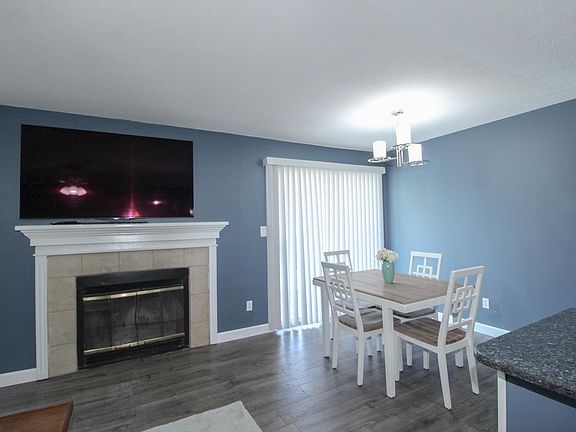 5th image of 31 Park Cir SE Unit 15