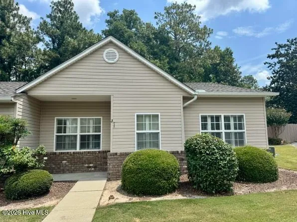 101 E Rhode Island Ave APT J, Southern Pines, NC 28387