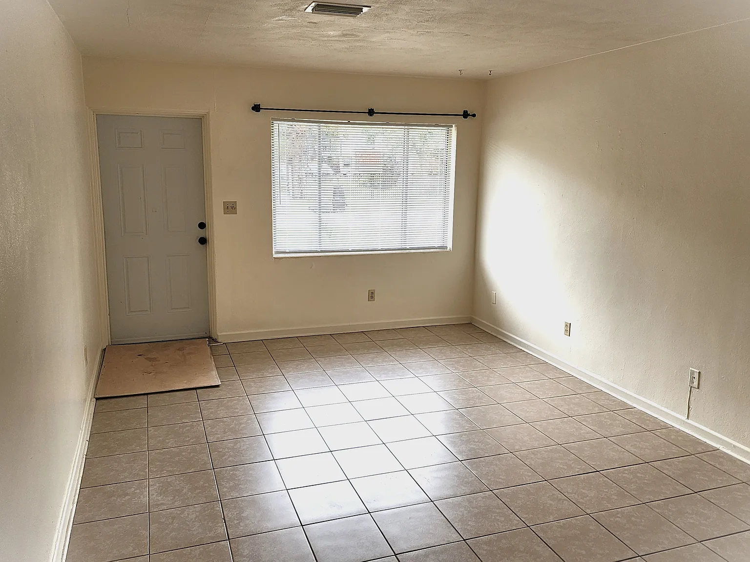2 bed, 741 sqft, $1,440 — Photo 4