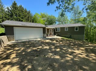 59227 County Road 71, Mazeppa, MN 55956