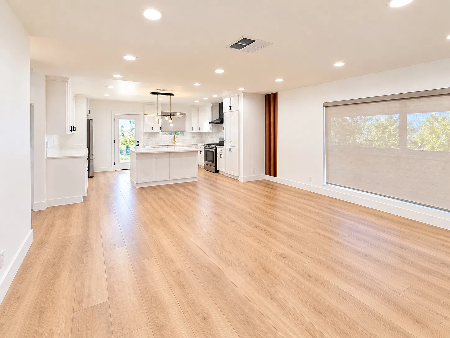 Laramore Ln, Garden Grove — Photo 2